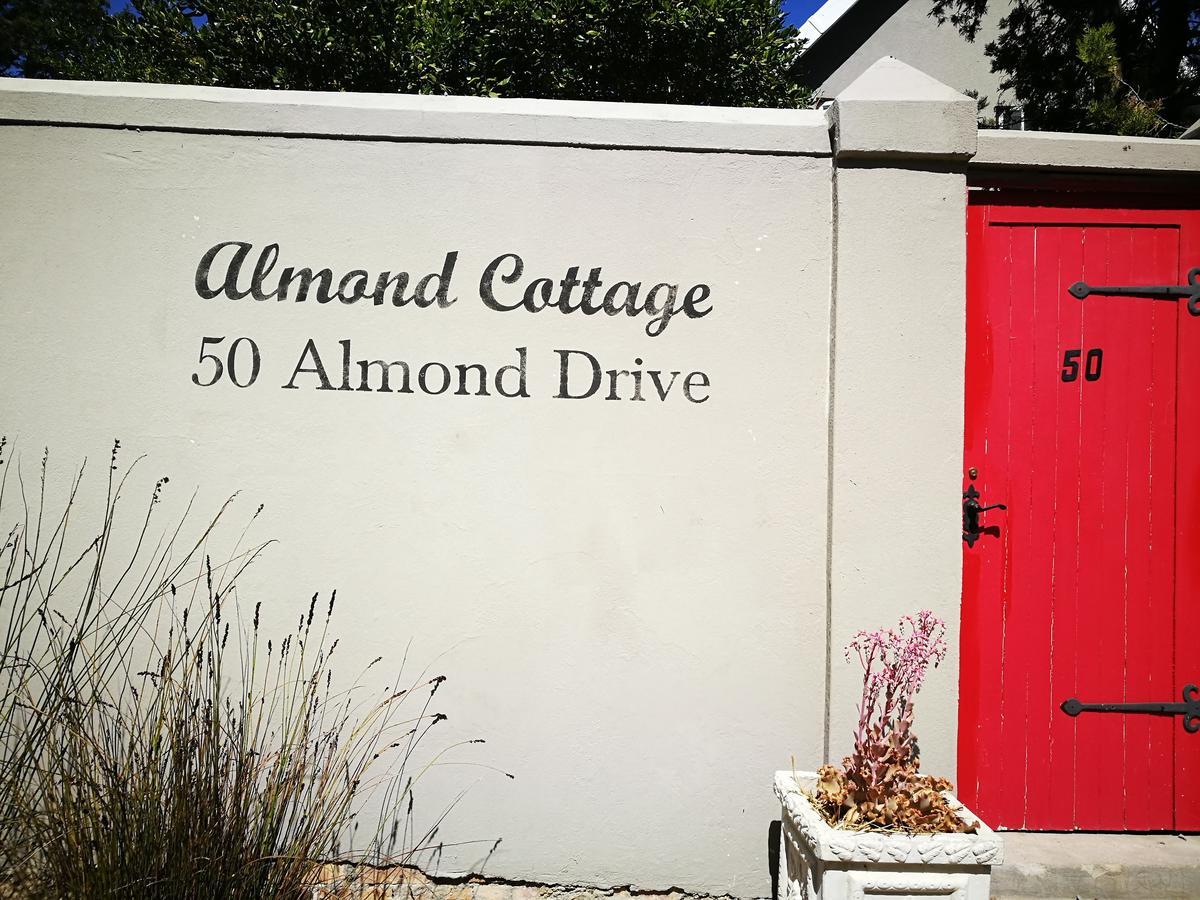 Almond Cottage Bed & Breakfast Somerset West Exterior foto