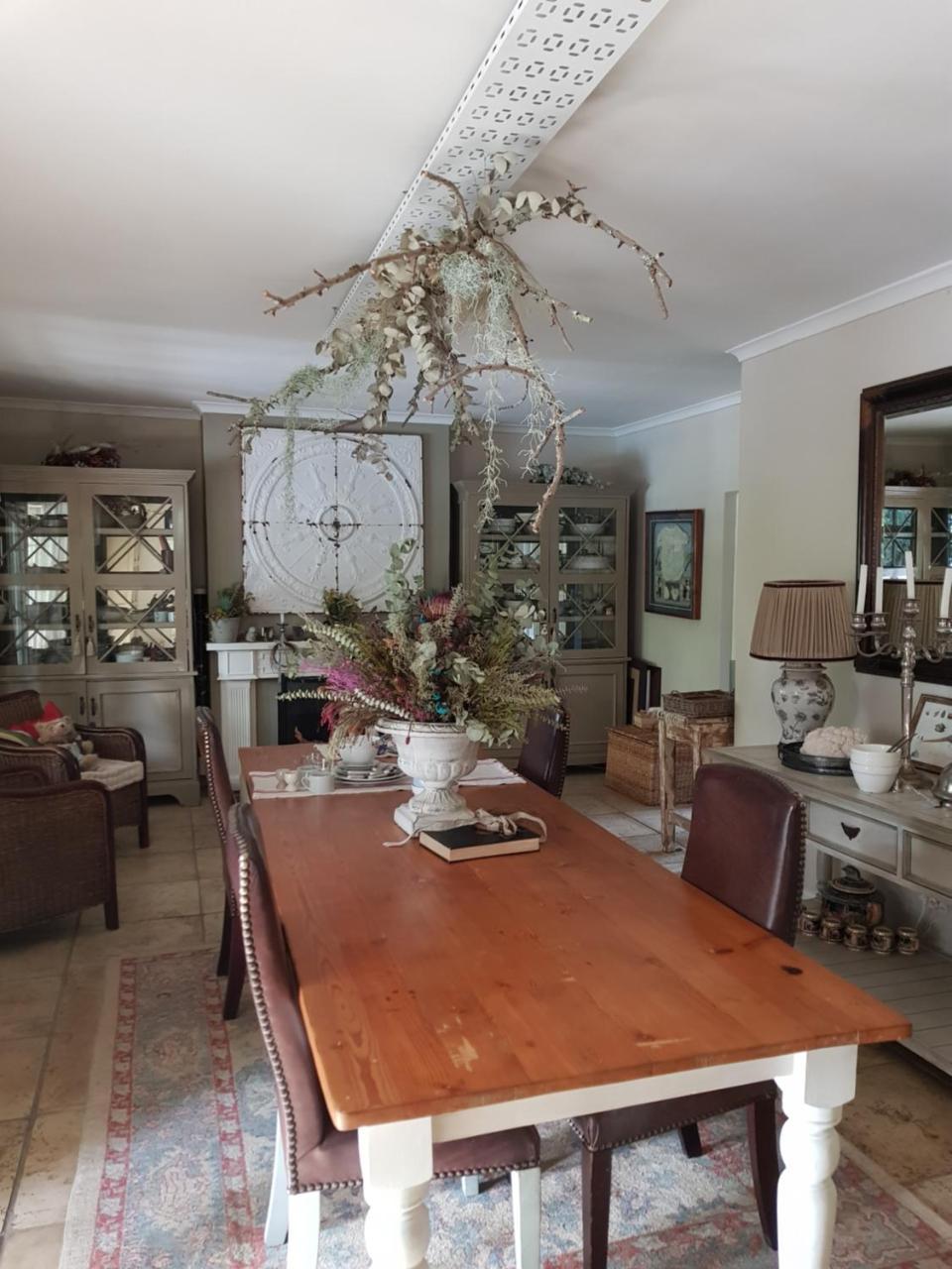 Almond Cottage Bed & Breakfast Somerset West Exterior foto